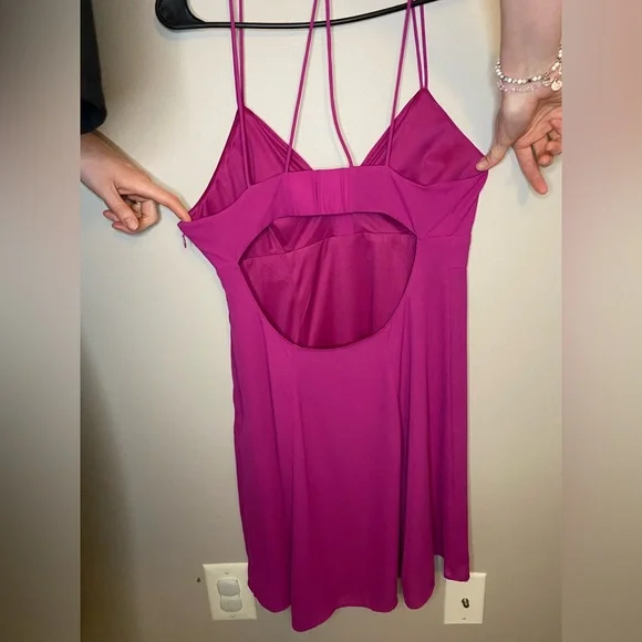 EXPRESS strappy v-neck mini dress EXCELLENT CONDITION - Picture 2 of 8